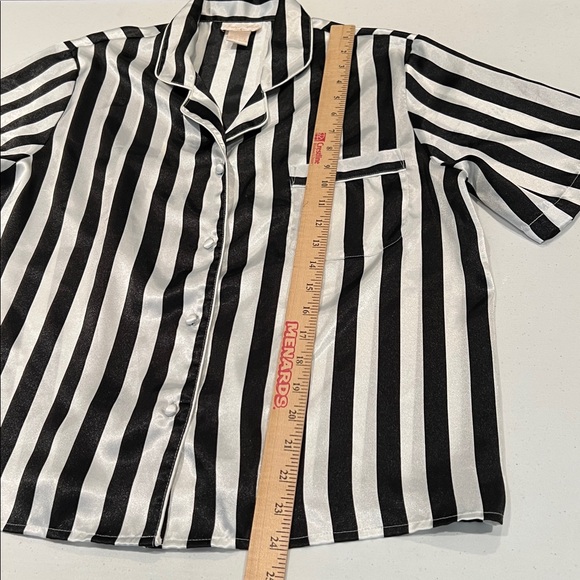 Vintage 2-Piece Black and White Striped Satin Pajama Button Top and Shorts M - Picture 12 of 12